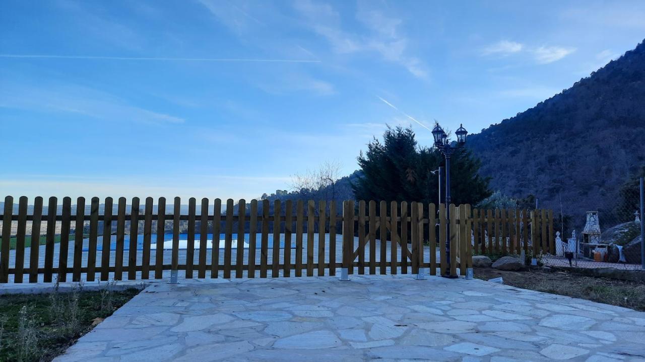 Chalet Con Piscina Y Bbq Para 10 Personas San Martin de Valdeiglesias Exterior photo